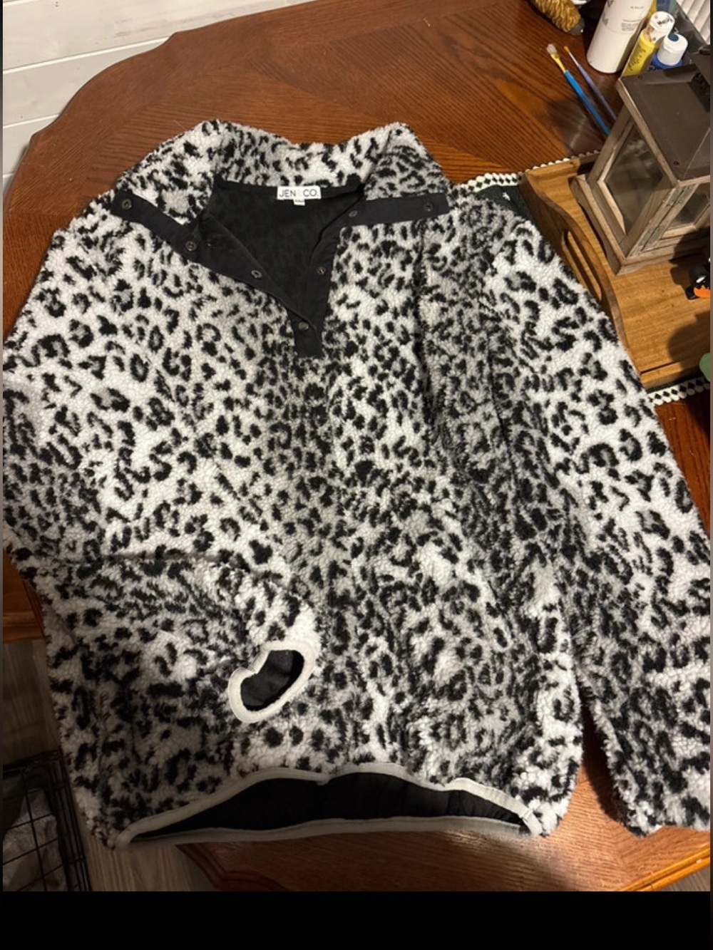 JEN & CO Black and White Leopard V-Neck Sherpa Pullover